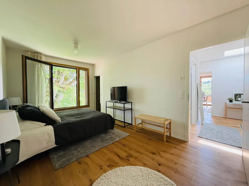 Maison de ville dans un parc arboré et privé