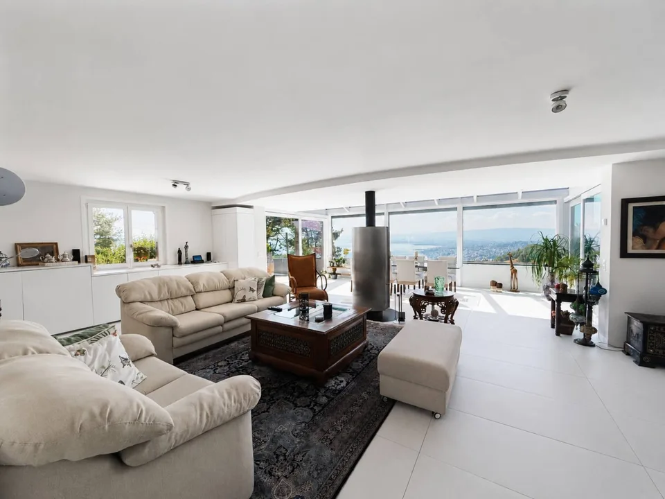 Spacious family villa with breathtaking views
