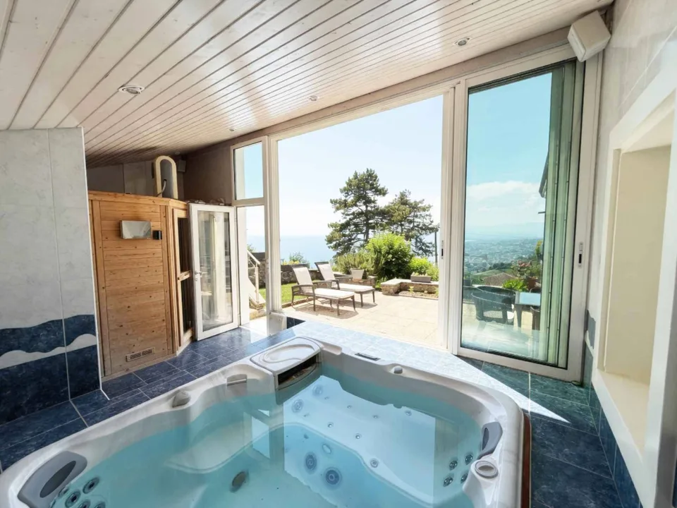 Spacious family villa with breathtaking views