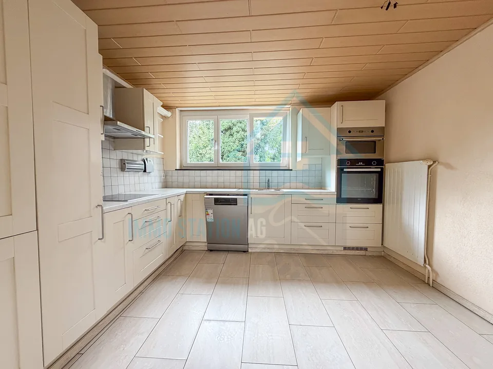Spacious two-family house with garden - ideal for families
