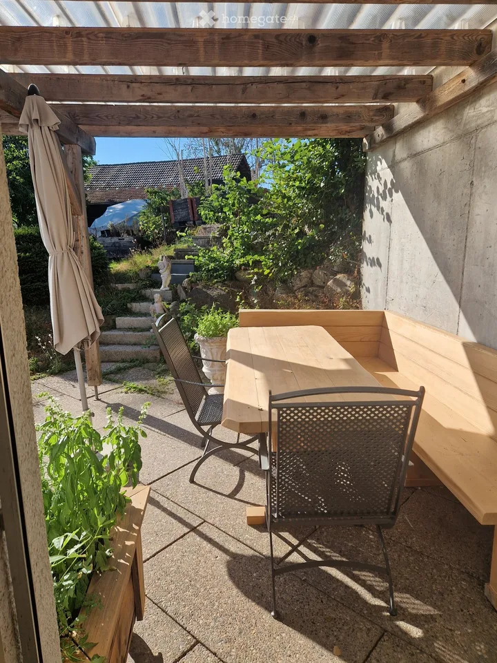 Appartement lumineux de 2,5 pièces au rez-de-jardin pour personne seule