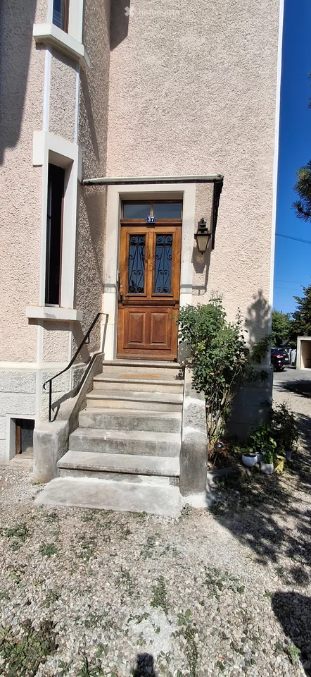 Charmant appartement de 3,5 pièces à Porrentruy – disponible immédiatement