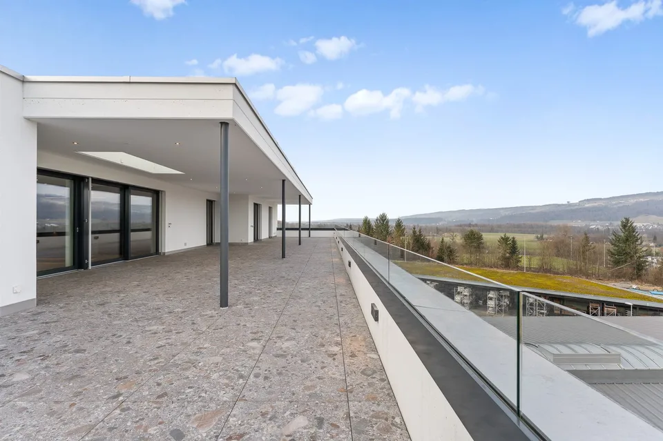 Spazio ufficio in attico rappresentativo con vista panoramica