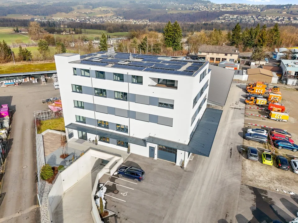 Spazio ufficio in attico rappresentativo con vista panoramica