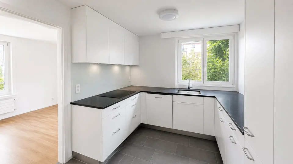 Vivere con stile in una posizione centrale – appartamento di 3 camere appena ristrutturato a Baden