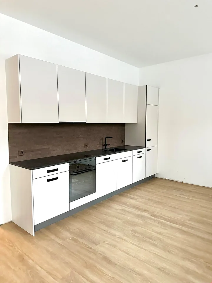 Beau nouvel atelier d'habitation/commerce agrandi