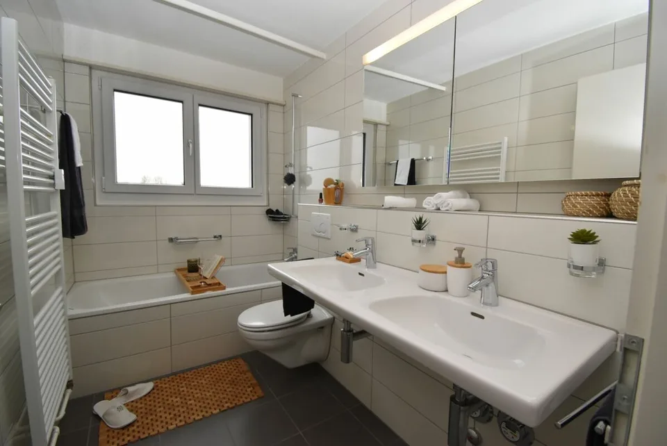 Spacious 4-room apartment in a green area