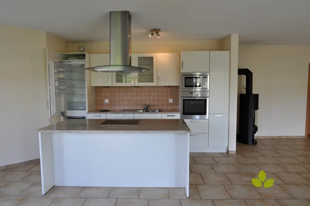 Luxuriöse Einliegerwohnung an Hanglage in Elfingen