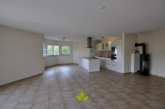 Luxuriöse Einliegerwohnung an Hanglage in Elfingen