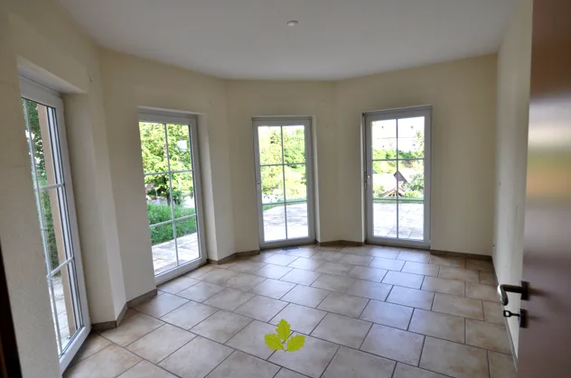 Luxuriöse Einliegerwohnung an Hanglage in Elfingen
