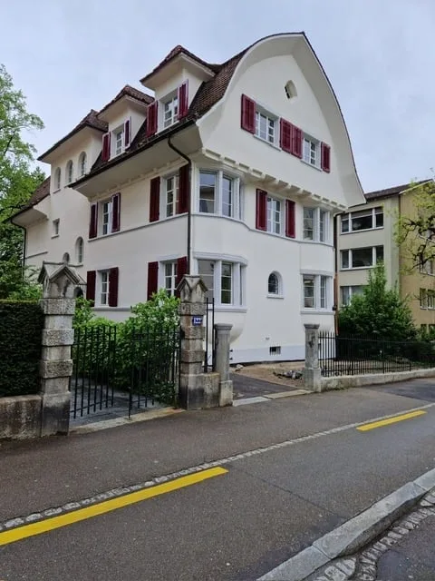 2,5-Zimmer-Wohnung in umfassend renovierter Jugendstil-Villa in 8032 Zürich