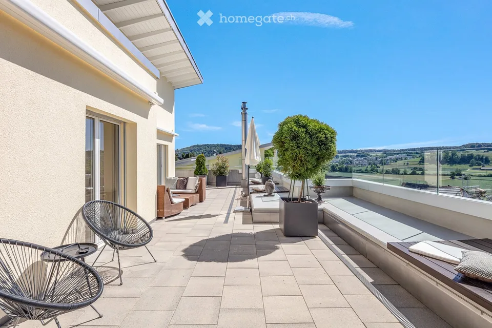 Terrassenjuwel in Embrach – Unverbaubare Lage, Weitsicht