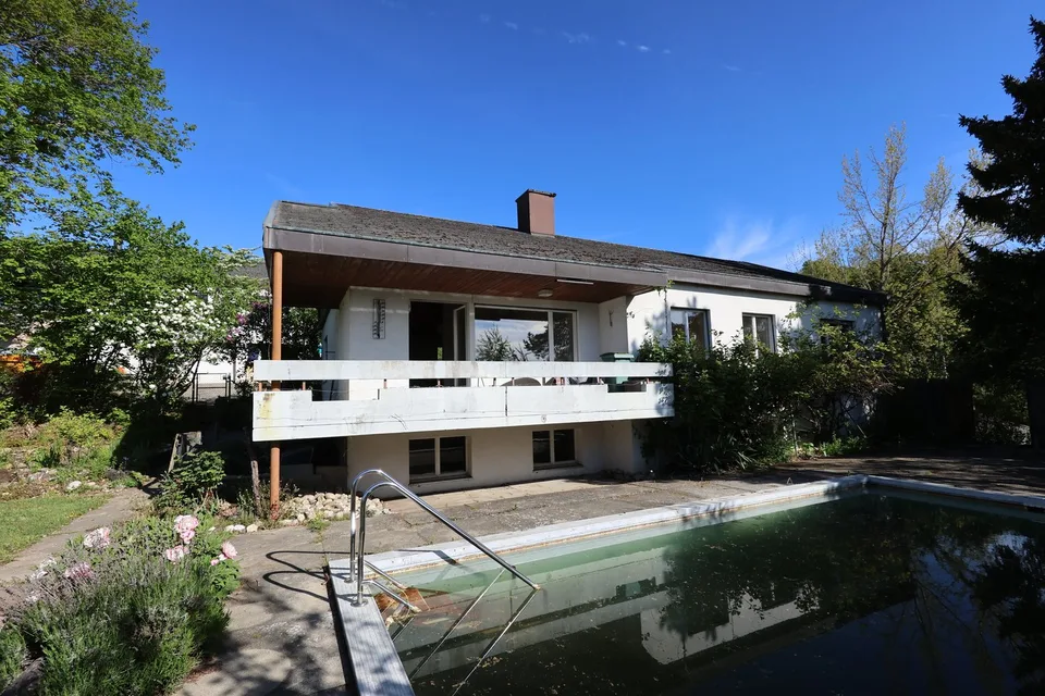 Deliziosa casa unifamiliare con piscina e grande giardino a Kyburg-Buchegg