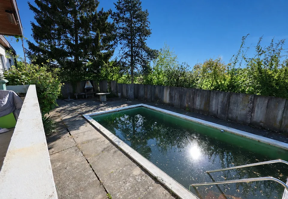 Deliziosa casa unifamiliare con piscina e grande giardino a Kyburg-Buchegg