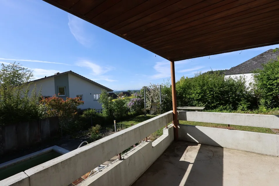 Deliziosa casa unifamiliare con piscina e grande giardino a Kyburg-Buchegg