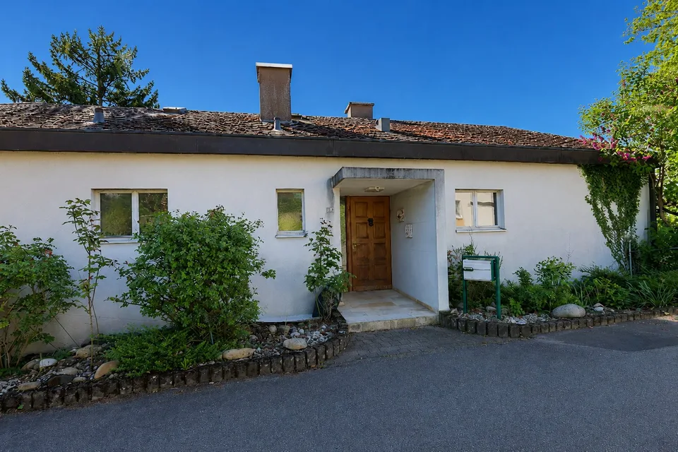 Deliziosa casa unifamiliare con piscina e grande giardino a Kyburg-Buchegg