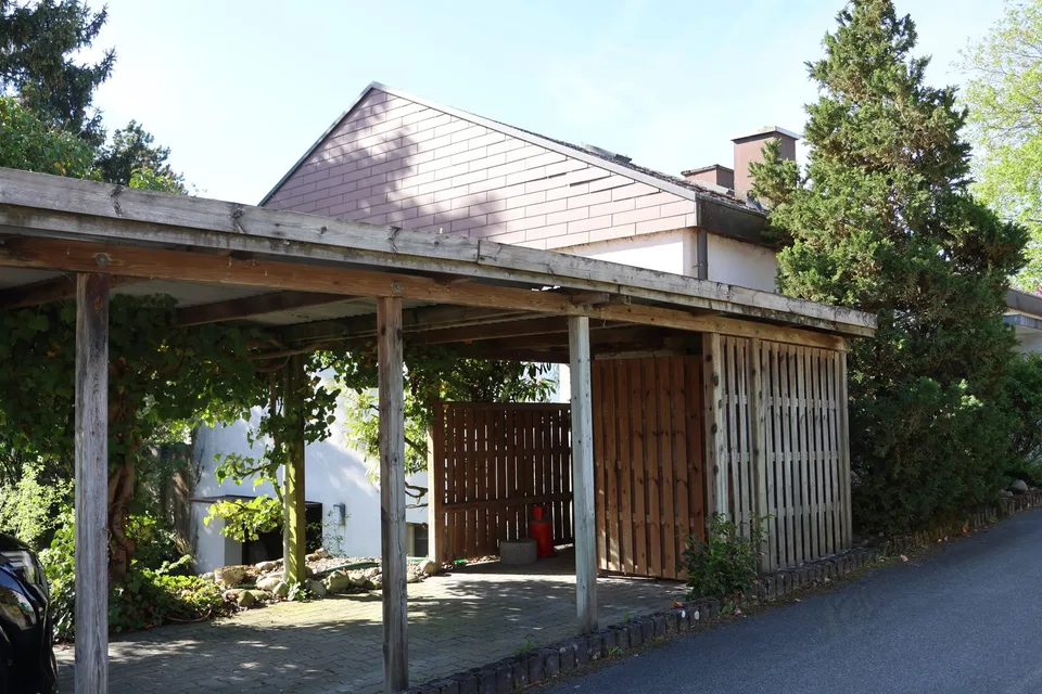 Deliziosa casa unifamiliare con piscina e grande giardino a Kyburg-Buchegg