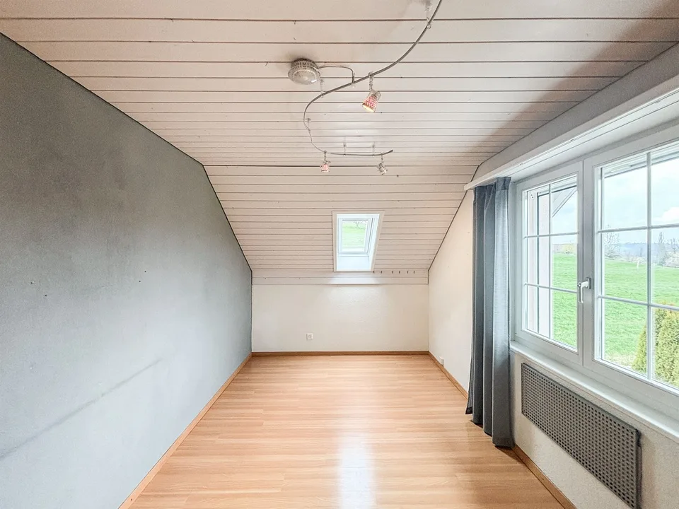 Grosszügiges 6.5-Zimmer-Einfamilienhaus mit Kamin in Top-Lage