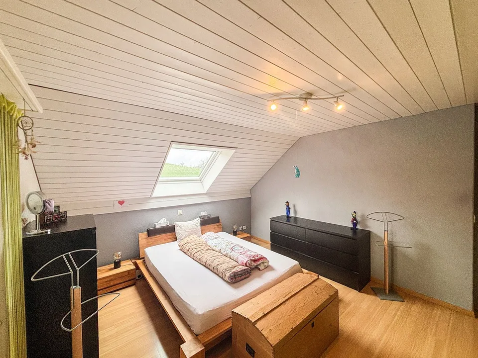 Grosszügiges 6.5-Zimmer-Einfamilienhaus mit Kamin in Top-Lage