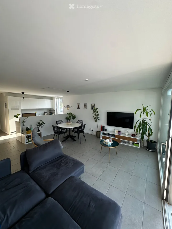 Ich suche einen Nachmieter für eine 2.5-Zimmer-Wohnung (73m²) - Gordola