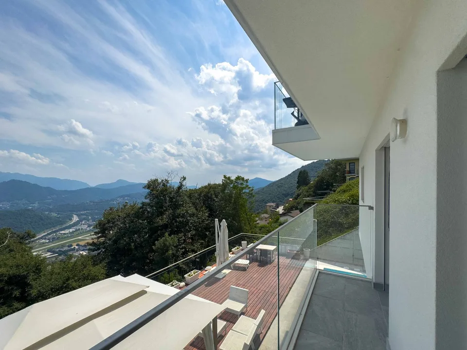 Prestigöse Villa mit Seeblick und Pool in Cademario