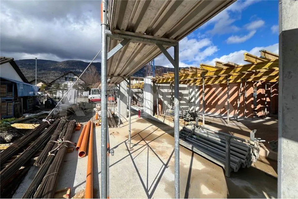 Nouveau bâtiment, situé dans un endroit calme, avec beaucoup de soleil et un aménagement intérieur à déterminer par vous-même (en construction)