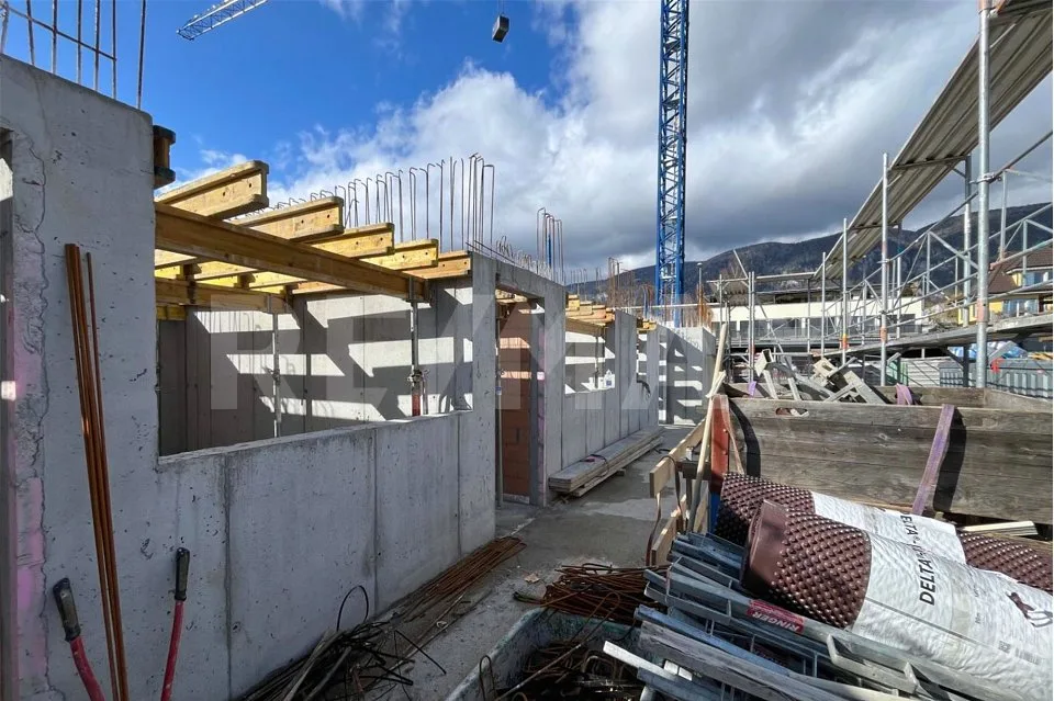 Nouveau bâtiment, situé dans un endroit calme, avec beaucoup de soleil et un aménagement intérieur à déterminer par vous-même (en construction)