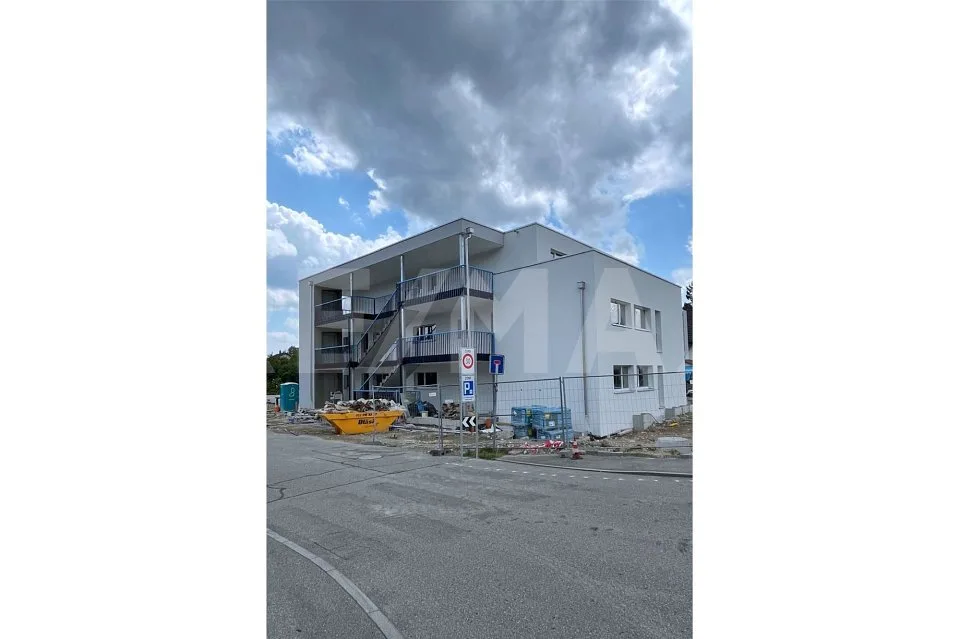 Nouveau bâtiment, situé dans un endroit calme, avec beaucoup de soleil et un aménagement intérieur à déterminer par vous-même (en construction)