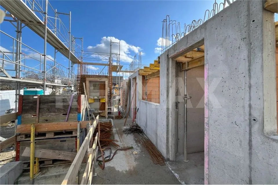 Nouveau bâtiment, situé dans un endroit calme, avec beaucoup de soleil et un aménagement intérieur à déterminer par vous-même (en construction)