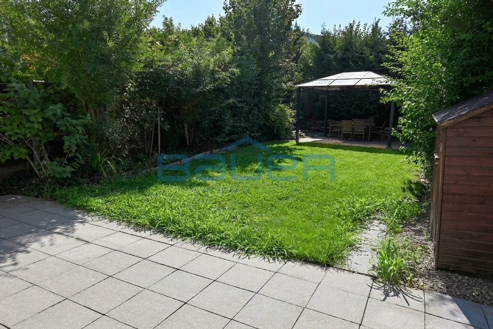 Viel Platz für die ganze Familie  7.5-Zimmer-Reihenhaus mit Garten