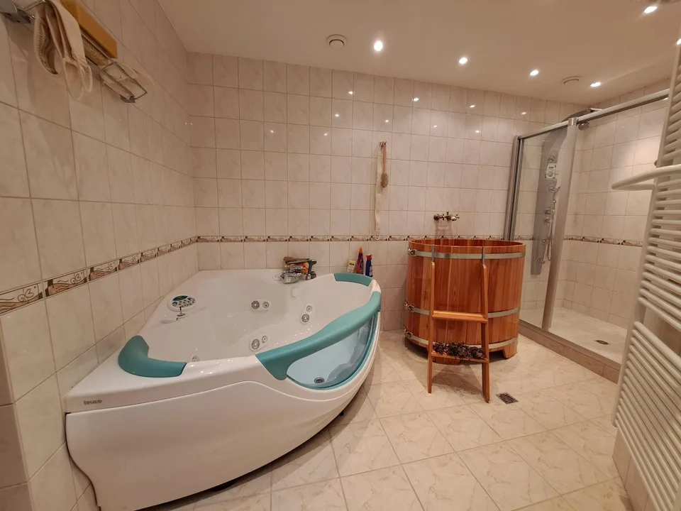 Magnificent 8-room chalet in Loèche-les-Bains – Luxury and Nature in the Heart of the Alps