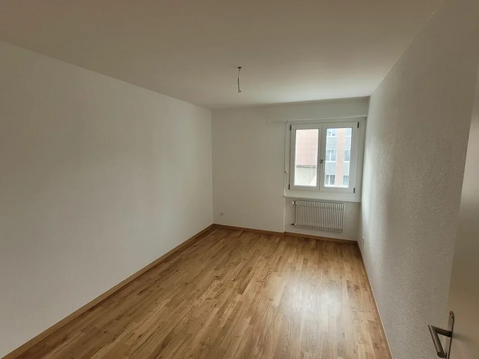 Recently renovated 3-room apartment with balcony!