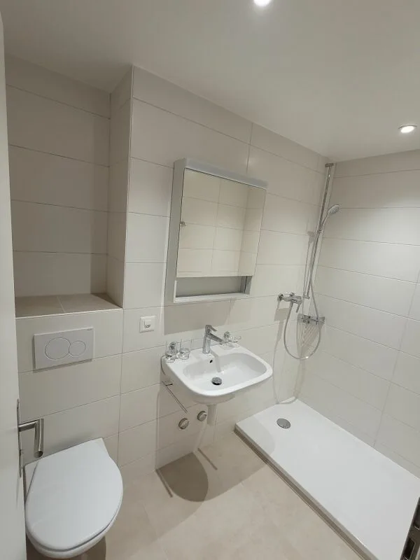 Recently renovated 3-room apartment with balcony!