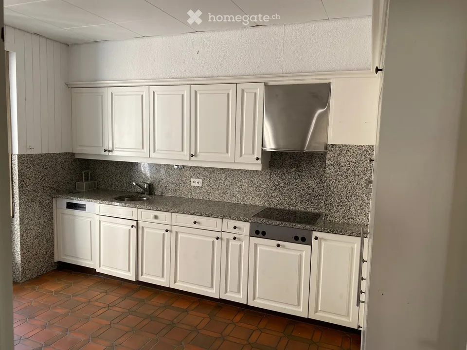 Appartement lumineux et spacieux de 4,5 pièces à Neubad, près de Neuweilerplatz 140 m2