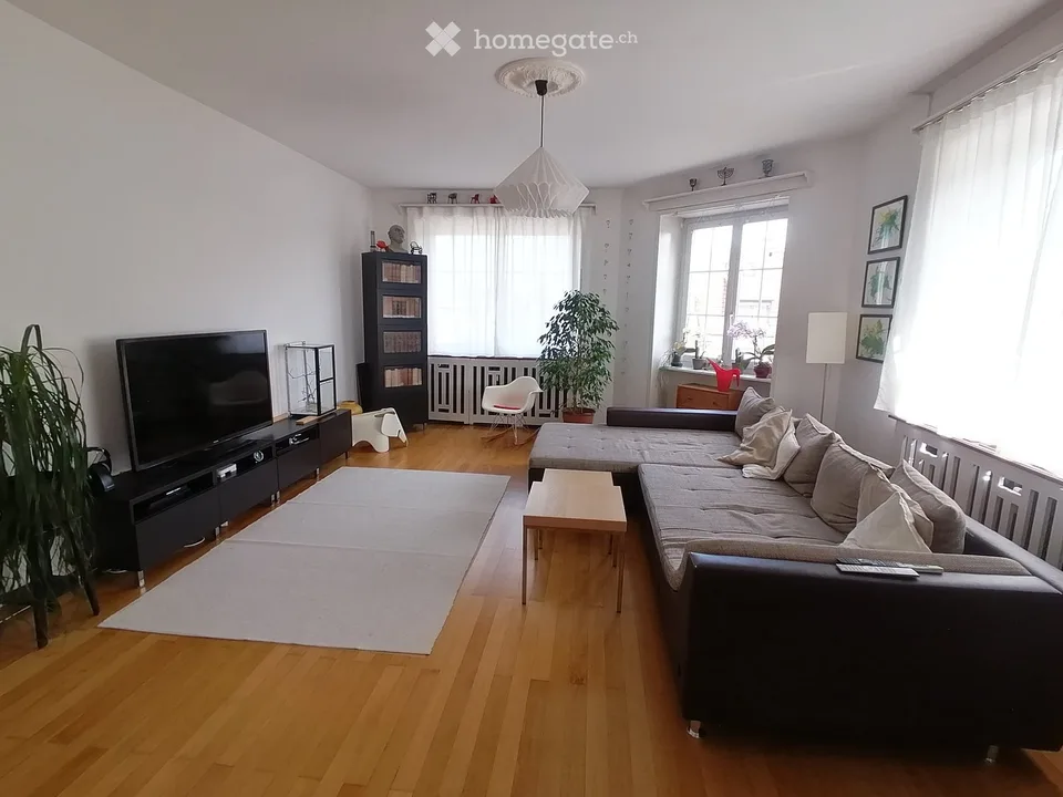 Helle und grosszügige 4,5-Zimmer Wohnung im Neubad, nähe Neuweilerplatz 140 m2