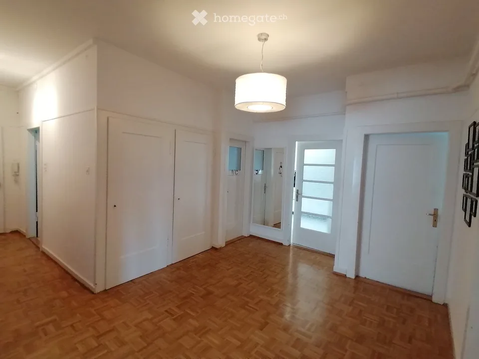 Appartement lumineux et spacieux de 4,5 pièces à Neubad, près de Neuweilerplatz 140 m2
