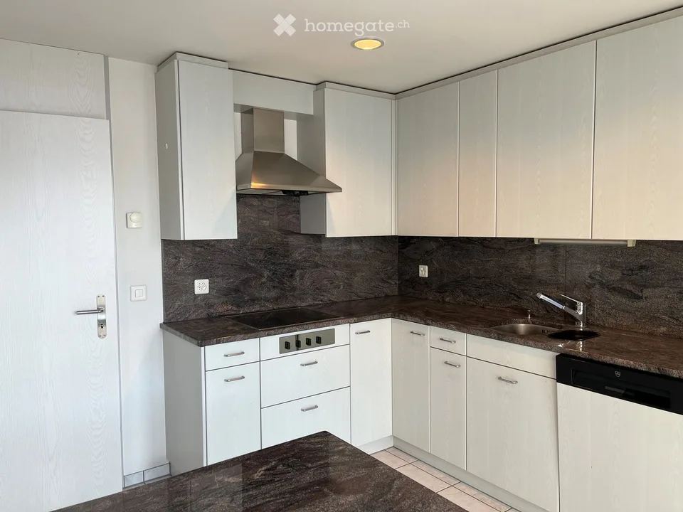 Spacious 4.5-room apartment on Bahnhofstrasse in Seewen SZ – available from November!