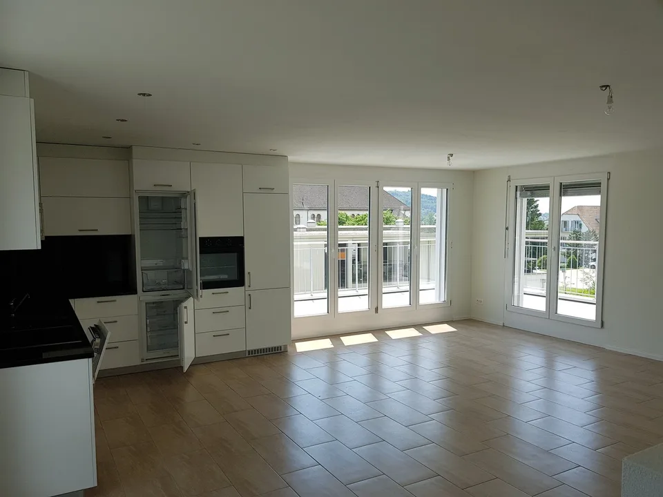 Incantevole appartamento mansardato di 3 locali a Wangen bei Olten – disponibile immediatamente!