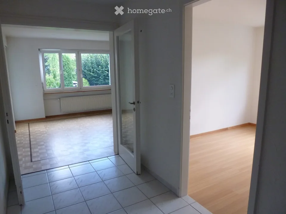 Helle 4.5-Zimmer-Wohnung mit Balkon in Glattbrugg