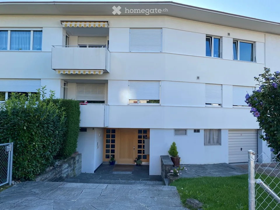 Helle 4.5-Zimmer-Wohnung mit Balkon in Glattbrugg