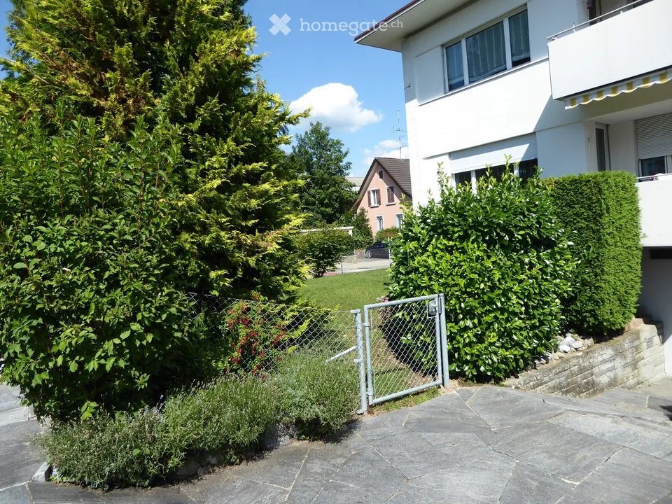 Helle 4.5-Zimmer-Wohnung mit Balkon in Glattbrugg