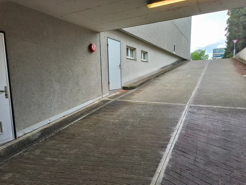 Flexible commercial, office, and laboratory space in Unterentfelden – from 01.10.2025