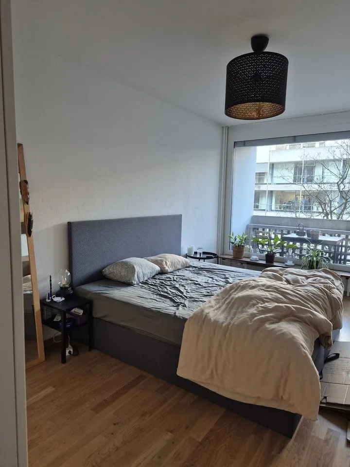 Appartement lumineux 3 pièces avec balcon dans un emplacement central à Berne