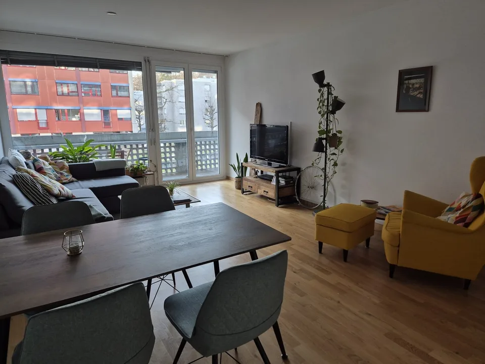 Appartement lumineux 3 pièces avec balcon dans un emplacement central à Berne