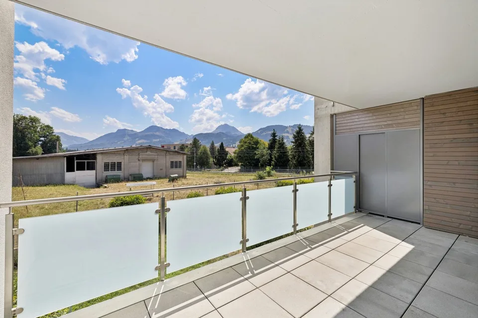 EXCLUSIVITÉ ! Bel appartement de 2.5 pièces avec balcon de 14 m2