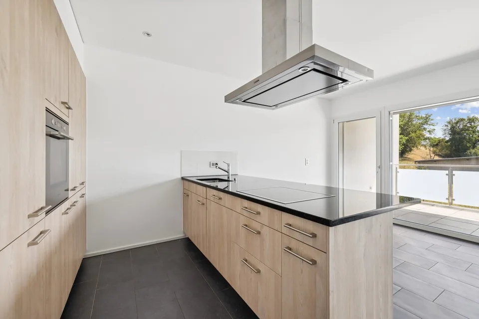 EXCLUSIVITÉ ! Bel appartement de 2.5 pièces avec balcon de 14 m2