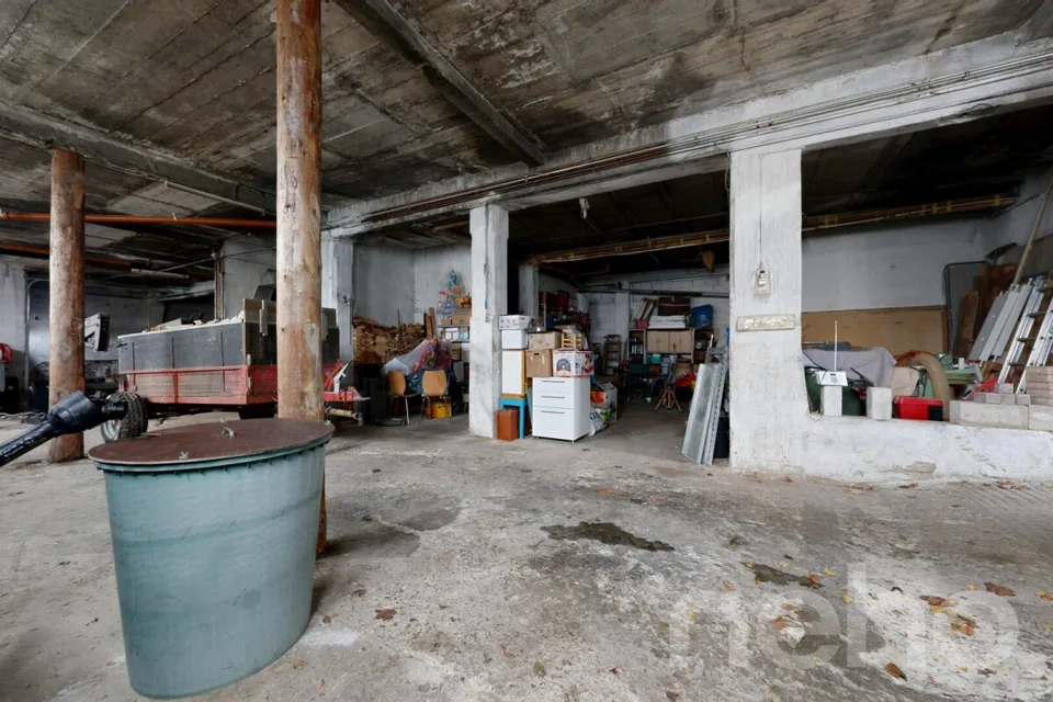 Rental building with good yield!