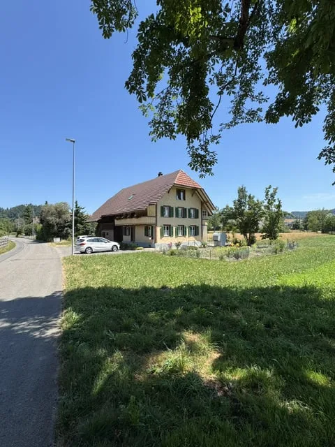 Charming 9-room farmhouse in Madiswil – Jewel with great potential