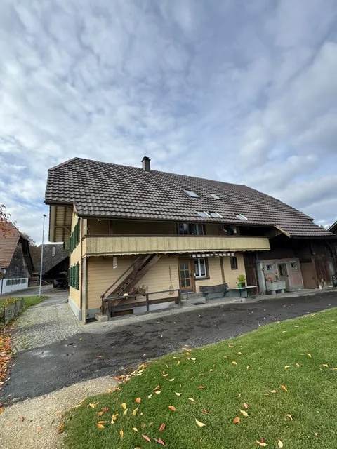Charming 9-room farmhouse in Madiswil – Jewel with great potential