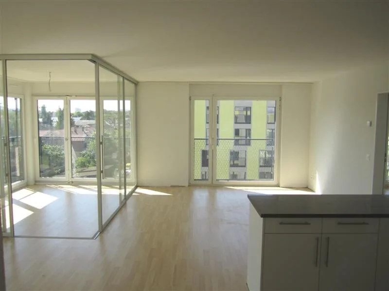 Modern and spacious 1.5-room apartment on the ground floor with winter garden